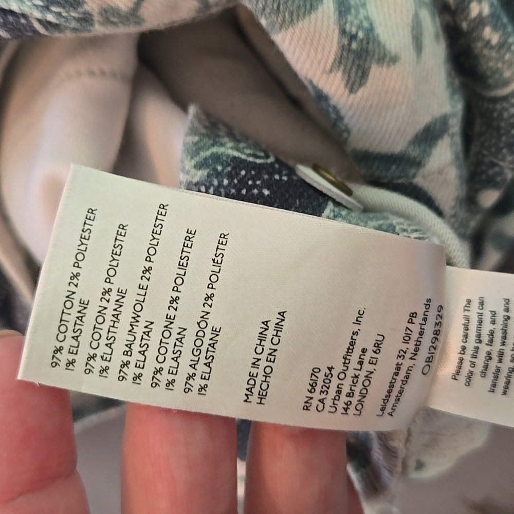 Anthropologie Pilcro Cutoff Denim Ivory Printed Overall Shorts - Picture 11 of 11